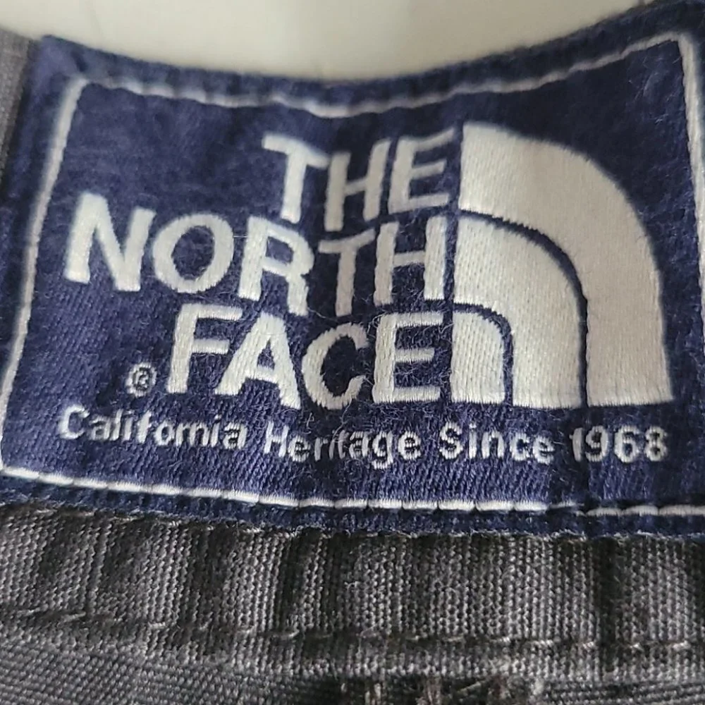 The North Face Cargo Shorts Gray Plaid Size 40